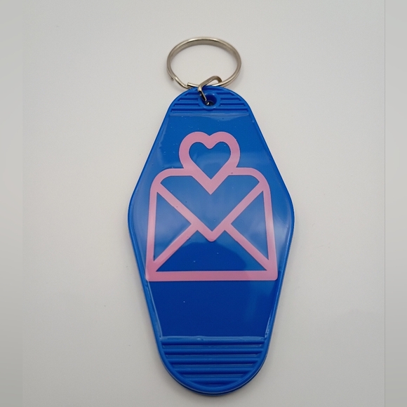 Motel Keychain Custom Blue And Pink Envelope Keychain Keyring For Mail Box Key - Picture 1 of 2